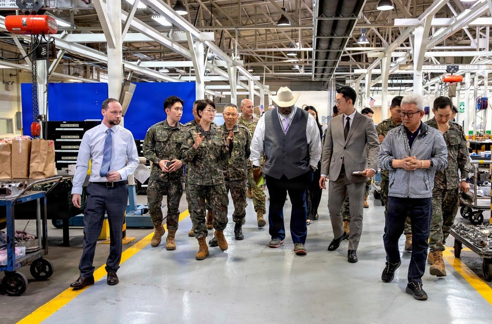 2nd Infantry Division Deputy Commanding General – ROK (DCG-R) Brig. Gen. Han-ok Moon visited the Combat Power Generation Center (CPGC) at the U.S. Army Materiel Support Command – Korea, Camp Carroll, April 16.