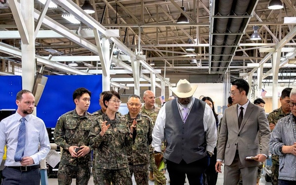 2nd Infantry Division Deputy Commanding General – ROK (DCG-R) Brig. Gen. Han-ok Moon visited the Combat Power Generation Center (CPGC) at the U.S. Army Materiel Support Command – Korea, Camp Carroll, April 16.