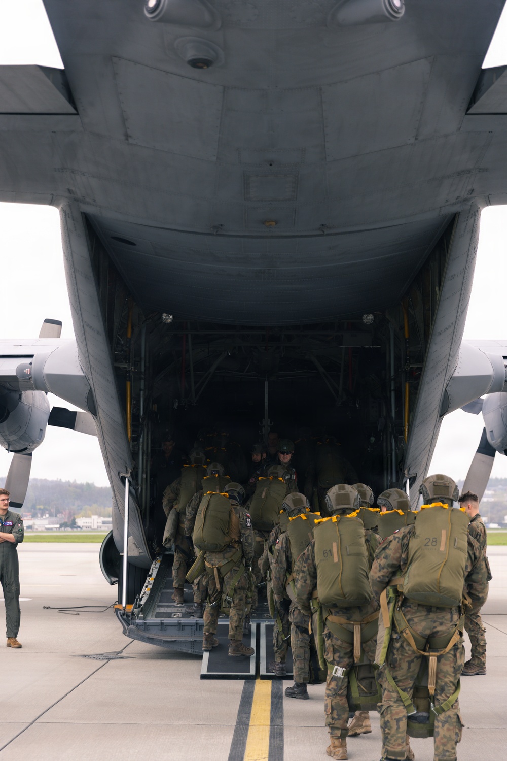 Polish Allies jump from a 139th Airlift Wing C-130H Hercules