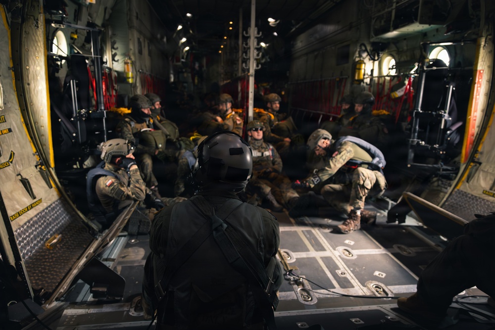 Polish Allies jump from a 139th Airlift Wing C-130H Hercules