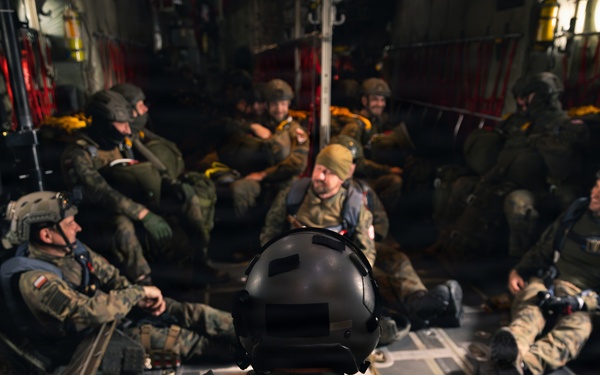 Polish Allies jump from a 139th Airlift Wing C-130H Hercules