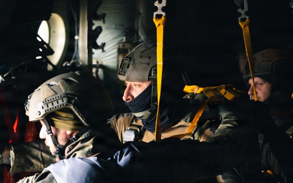 Polish Allies jump from a 139th Airlift Wing C-130H Hercules