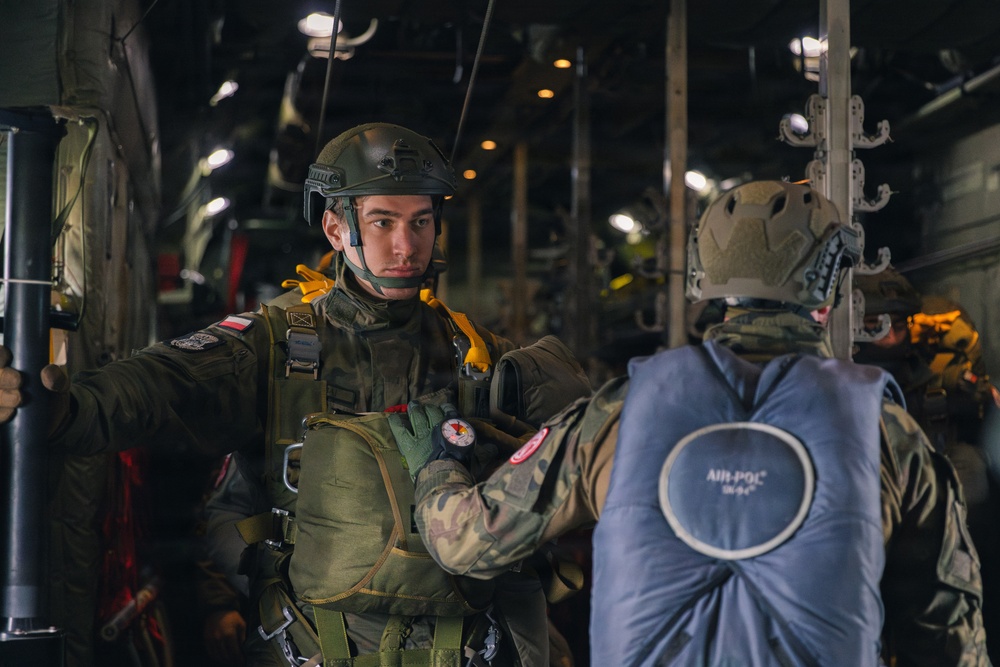 Polish Allies jump from a 139th Airlift Wing C-130H Hercules