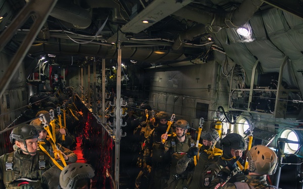 Polish Allies jump from a 139th Airlift Wing C-130H Hercules