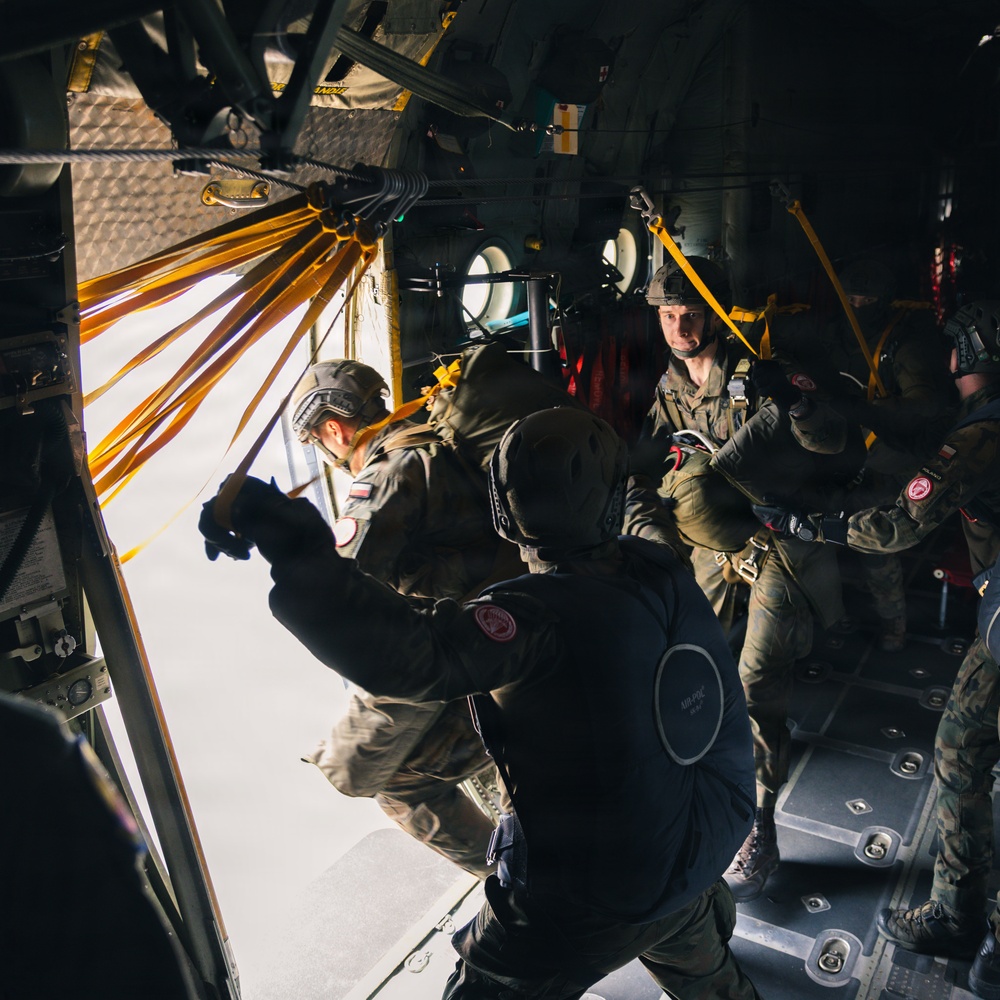Polish Allies jump from a 139th Airlift Wing C-130H Hercules