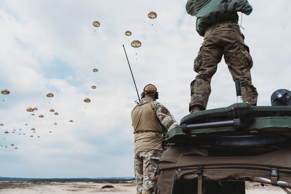 Polish Allies jump from a 139th Airlift Wing C-130H Hercules