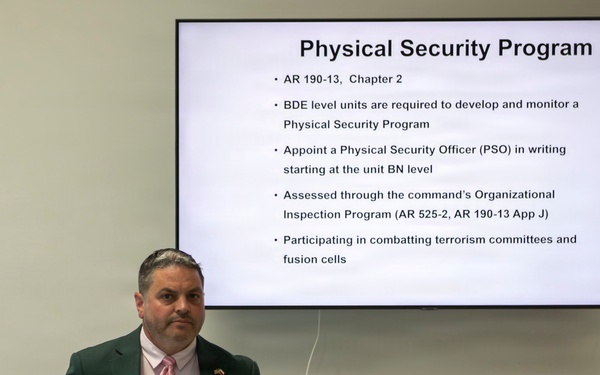 U.S. Army V Corps host physical security class with Polish Army