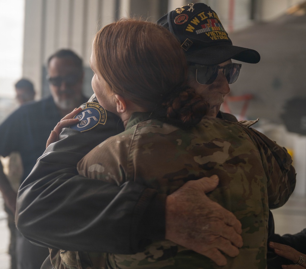 493 FS welcomes WWII veteran with tour of RAF Lakenheath