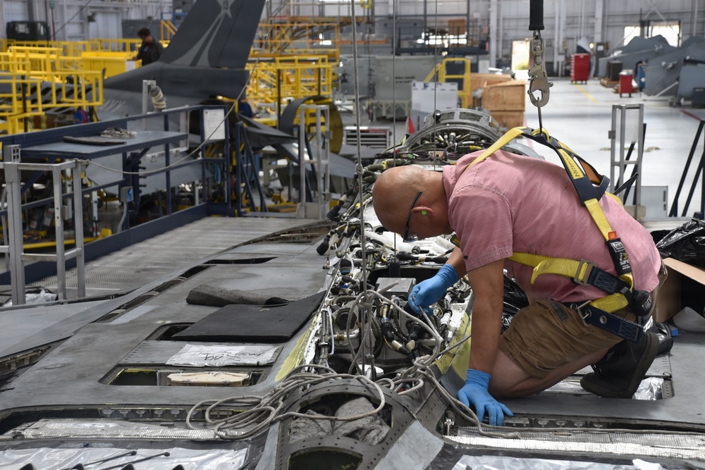 FRCSW Produces First Organic Super Hornet to Undergo Block III Modifications