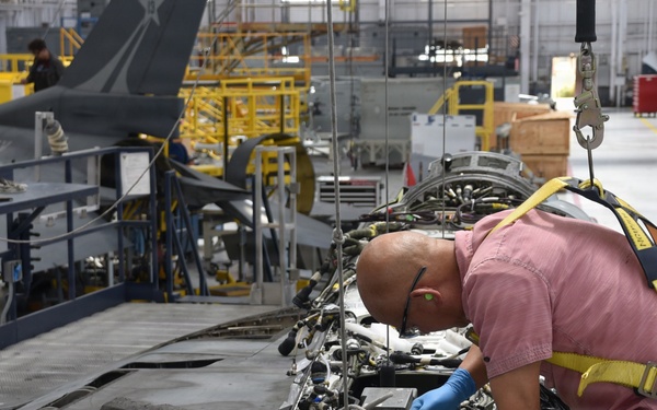 FRCSW Produces First Organic Super Hornet to Undergo Block III Modifications