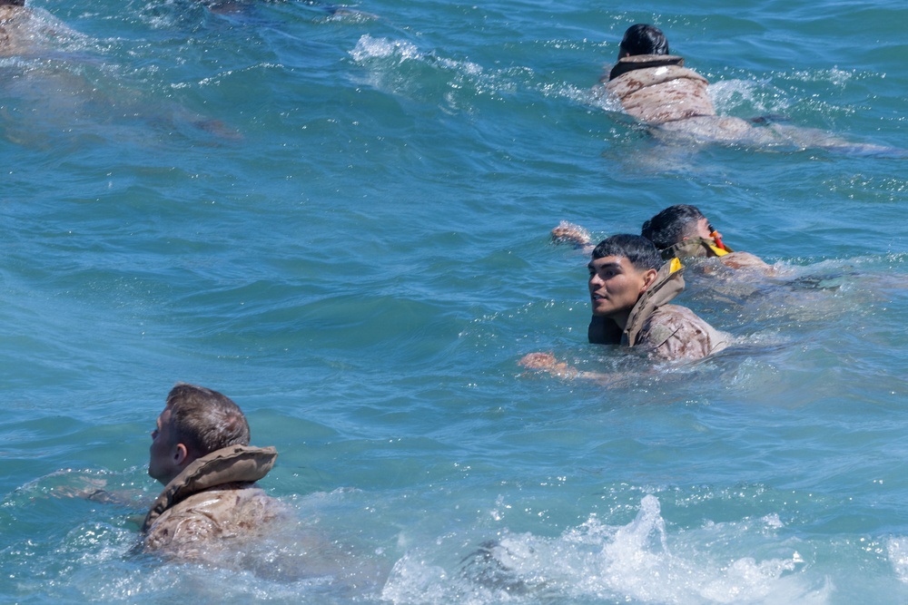 BLT 2/4 conducts Surf Qualifications