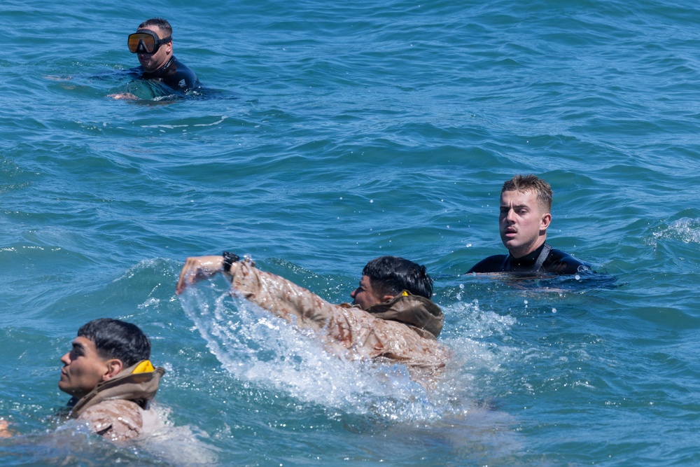 BLT 2/4 conducts Surf Qualifications