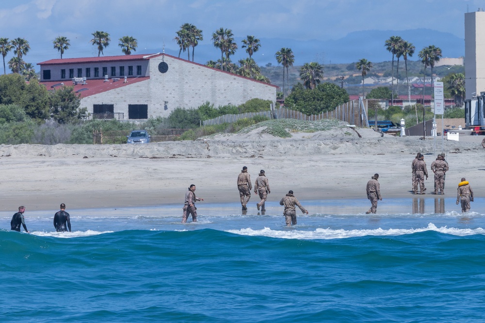 BLT 2/4 conducts Surf Qualifications
