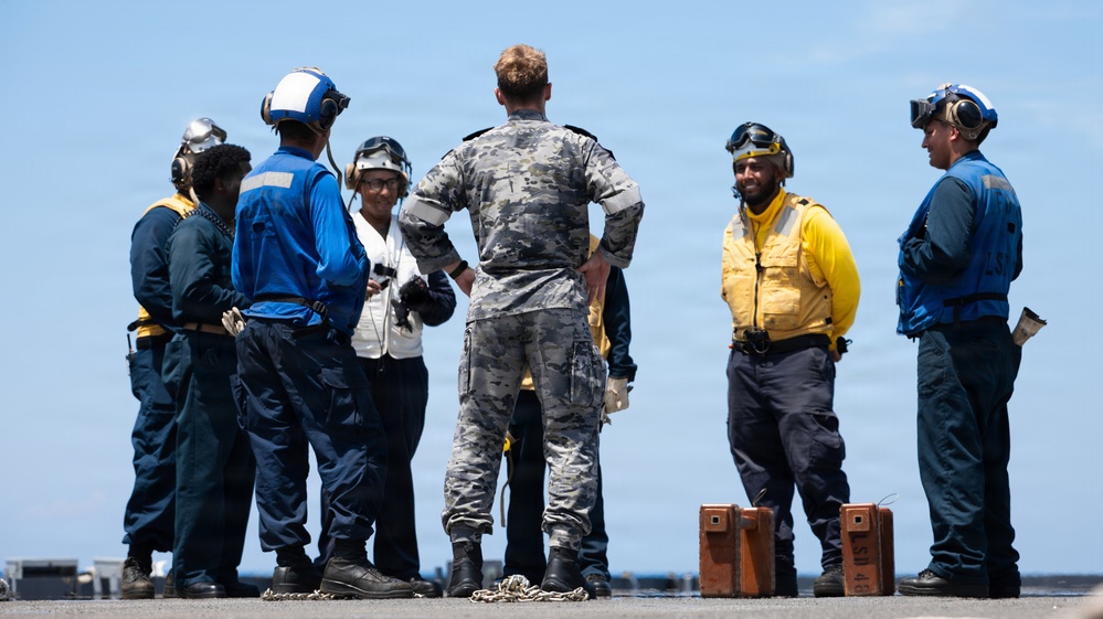 Task Force Ashland Conducts Cross-Deck Subject Matter Expert Exchange with Australian Sailors