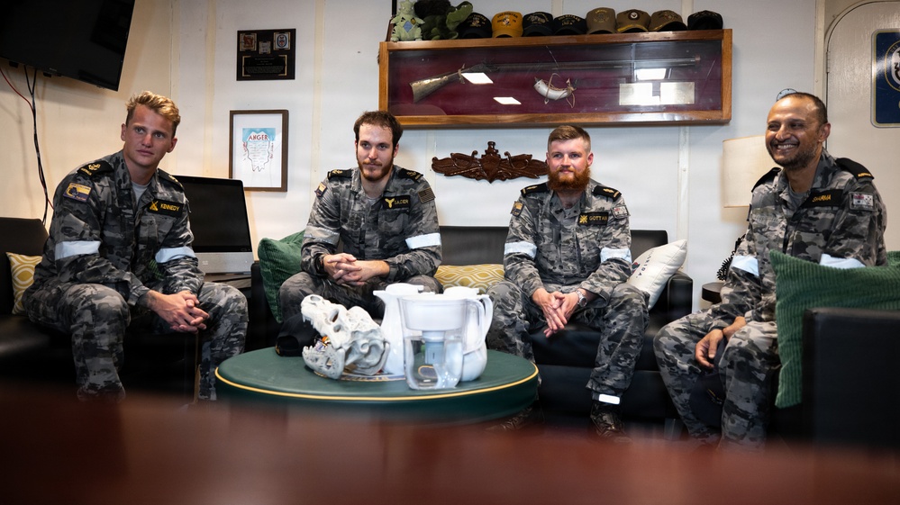 Task Force Ashland Conducts Cross-Deck Subject Matter Expert Exchange with Australian Sailors