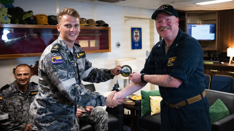 Task Force Ashland Conducts Cross-Deck Subject Matter Expert Exchange with Australian Sailors