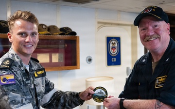 Task Force Ashland Conducts Cross-Deck Subject Matter Expert Exchange with Australian Sailors