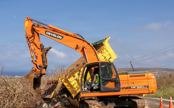 Typhoon Sinlaku Creates Massive Sinkhole in Saipan