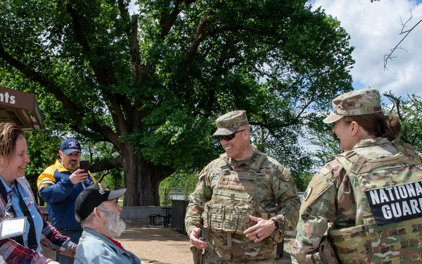 DCNG Commanding General visits Jefferson memorial