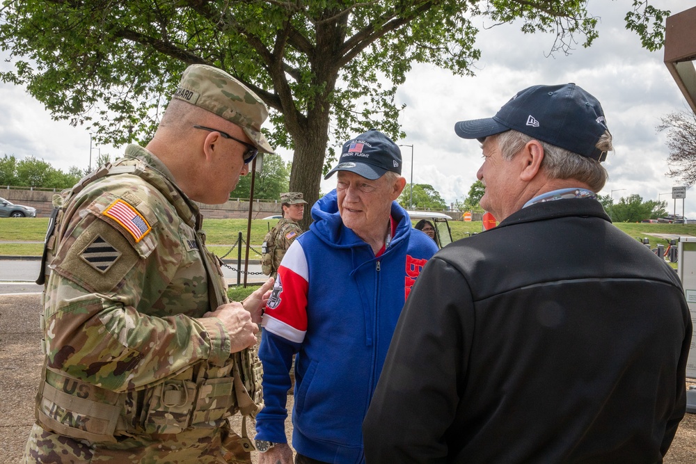 DCNG Commanding General visits Jefferson memorial