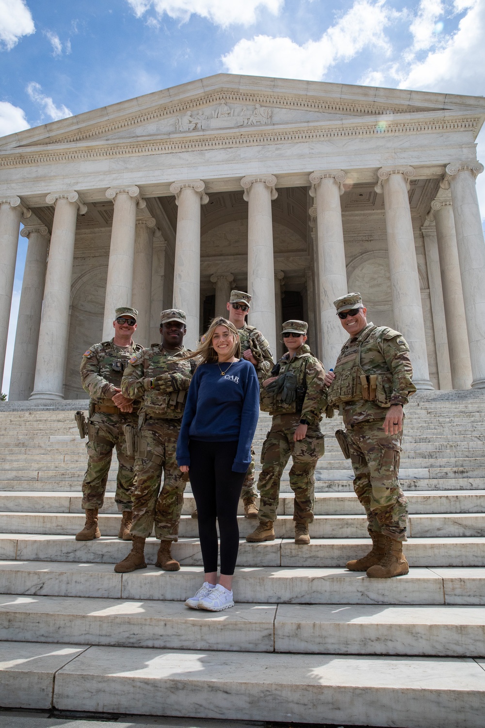 DCNG Commanding General visits Jefferson memorial