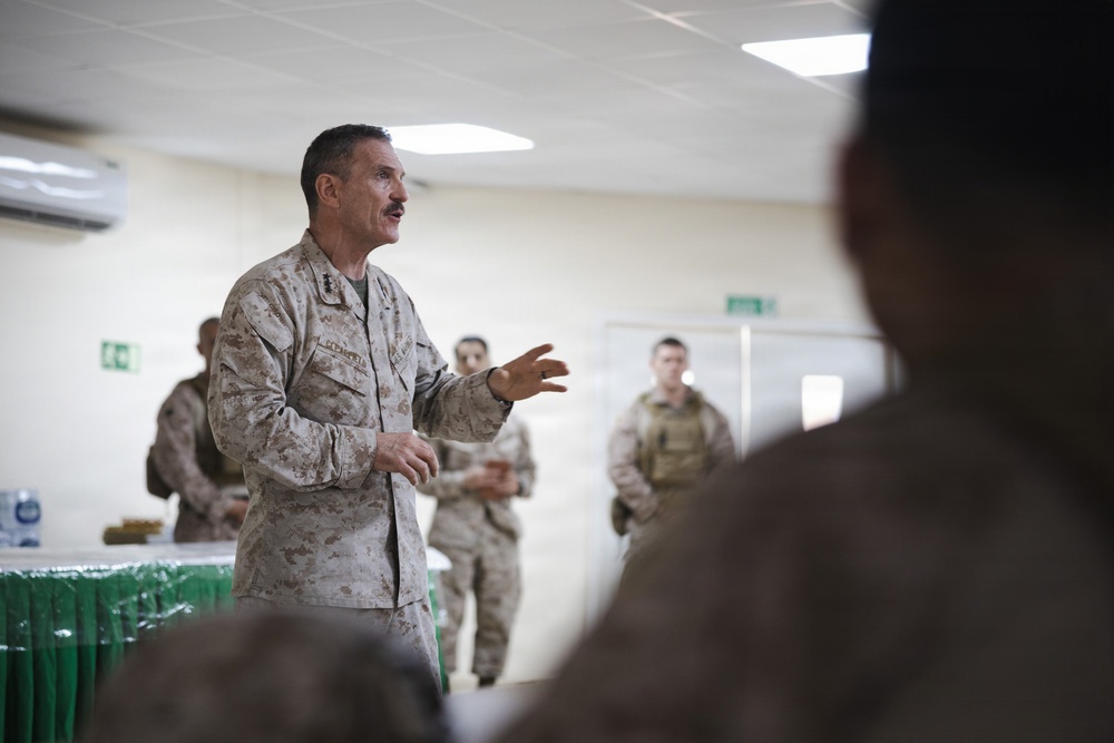 MARCENT senior leadership visit Marines with Echo 2/10