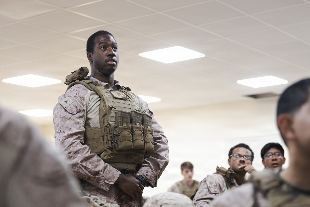 MARCENT senior leadership visit Marines with Echo 2/10