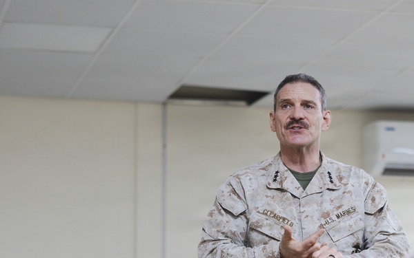 MARCENT senior leadership visit Marines with Echo 2/10
