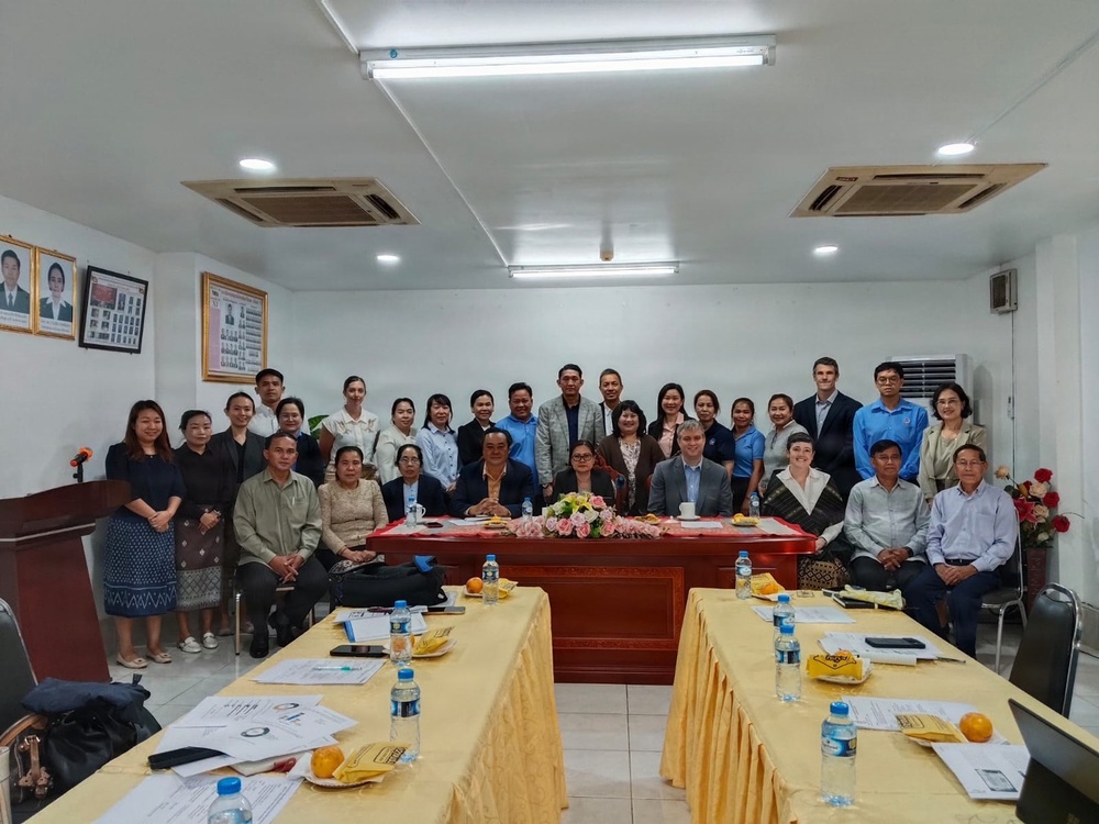 WRAIR-AFRIMS coordinates antimicrobial resistance training for Lao collaborators