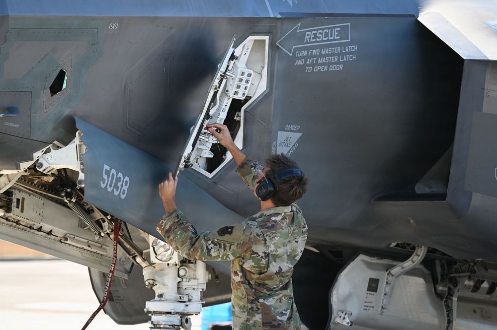 58th FS completes exercise Clear Horizon