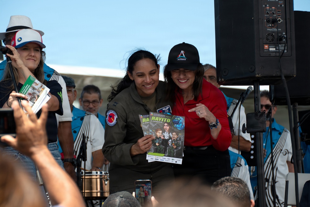 Hurricane hunters spread awareness during CHAT