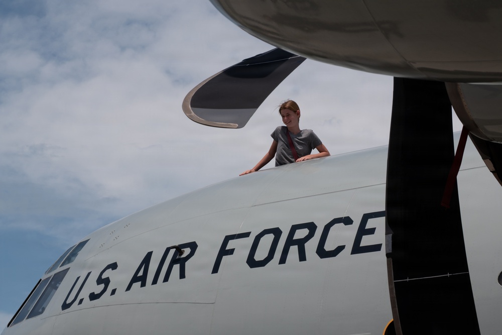 Hurricane hunters spread awareness during CHAT