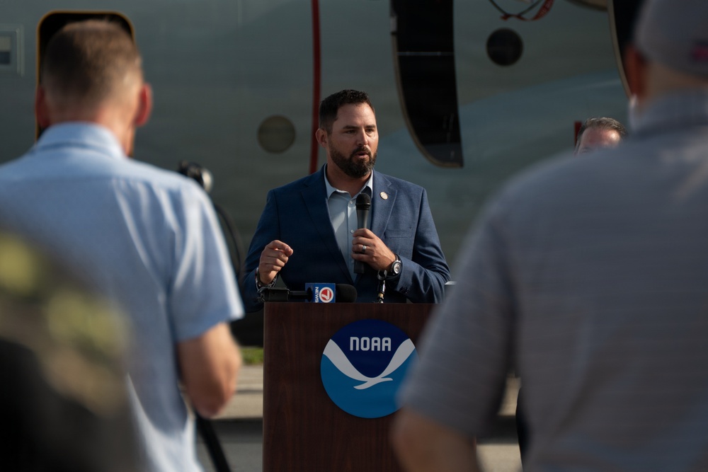 Hurricane hunters spread awareness during CHAT