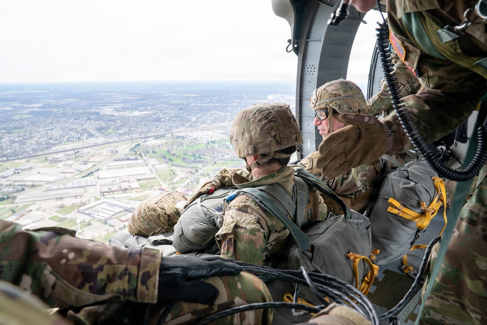 1-137th Aviation Regiment conducts airborne support operations