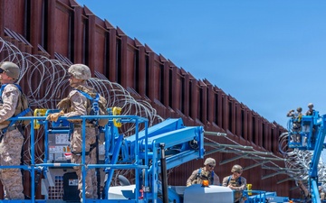 JTF-SB U.S. Marines conduct engineering operations along the Southern Barrier