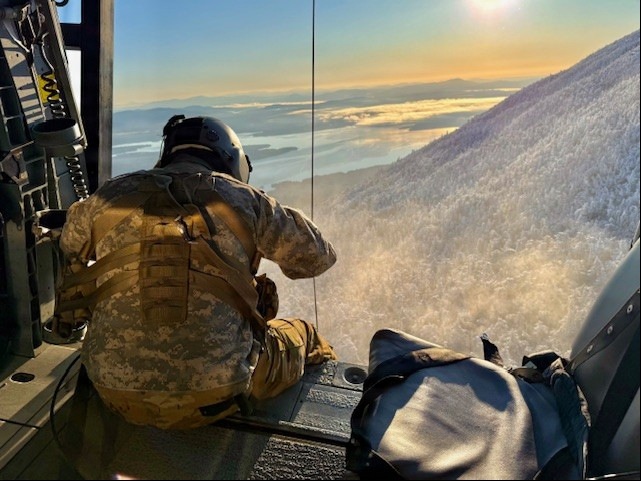 Maine National Guardsmen rescue hikers during early morning hoist operation