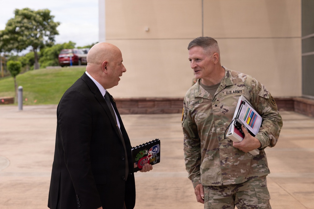 Senior Advisor to the Secretary of War Visits 8th TSC