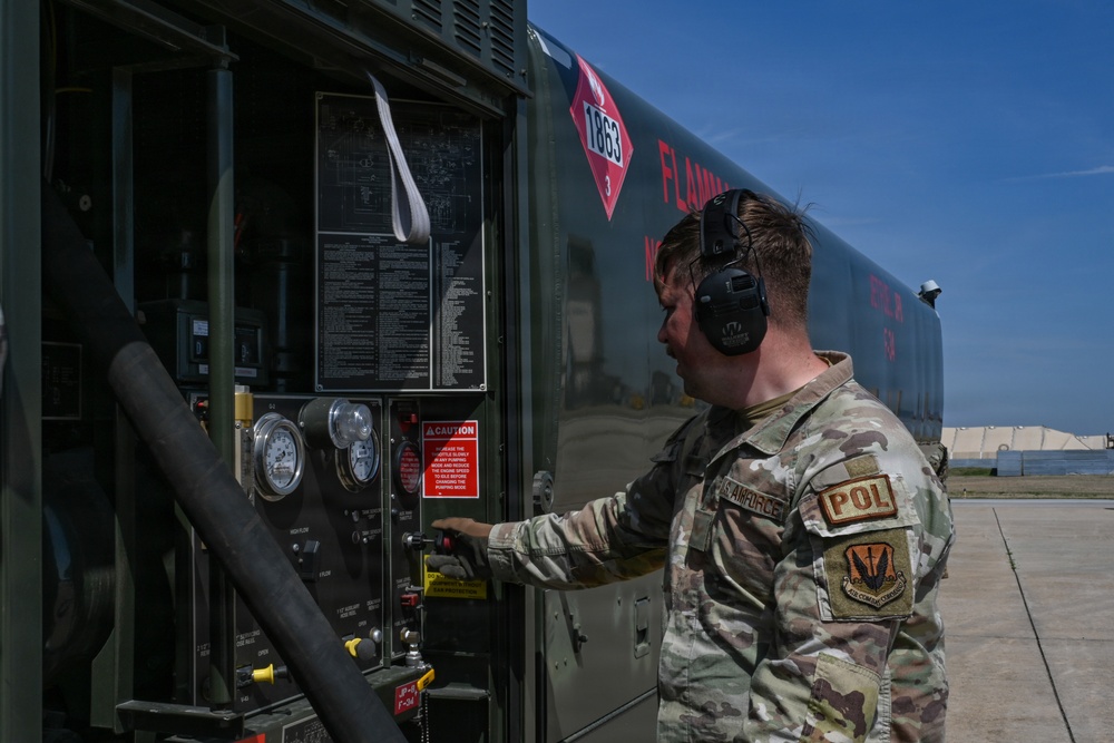 Freedom Flag 26-1: 31 CABS establishes contingency location for hot pit refueling