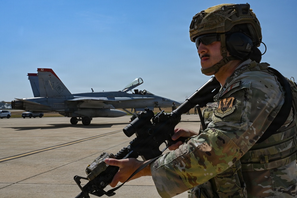 Freedom Flag 26-1: 31 CABS establishes contingency location for hot pit refueling