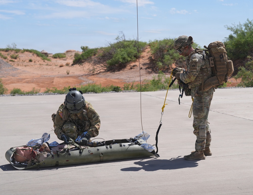 1st Armored Division CAB and HHBN conduct MEDEVAC cross-training