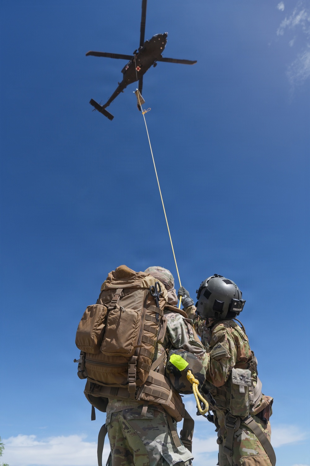 1st Armored Division CAB and HHBN conduct MEDEVAC cross-training