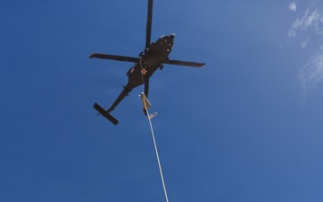 1st Armored Division CAB and HHBN conduct MEDEVAC cross-training