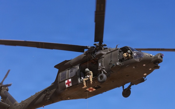 1st Armored Division CAB and HHBN conduct MEDEVAC cross-training