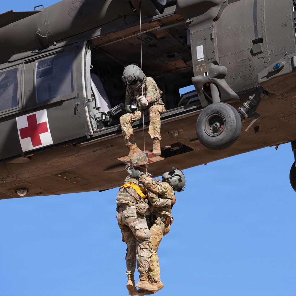 1st Armored Division CAB and HHBN conduct MEDEVAC cross-training