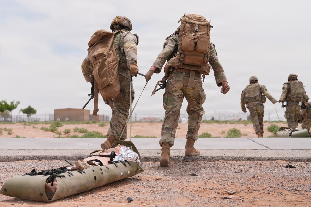 1st Armored Division CAB and HHBN conduct MEDEVAC cross-training
