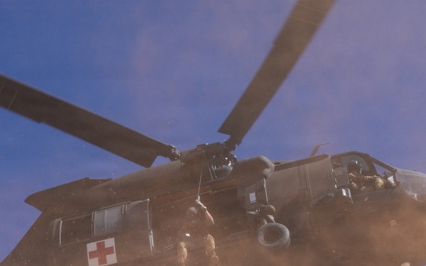 1st Armored Division CAB and HHBN conduct MEDEVAC cross-training