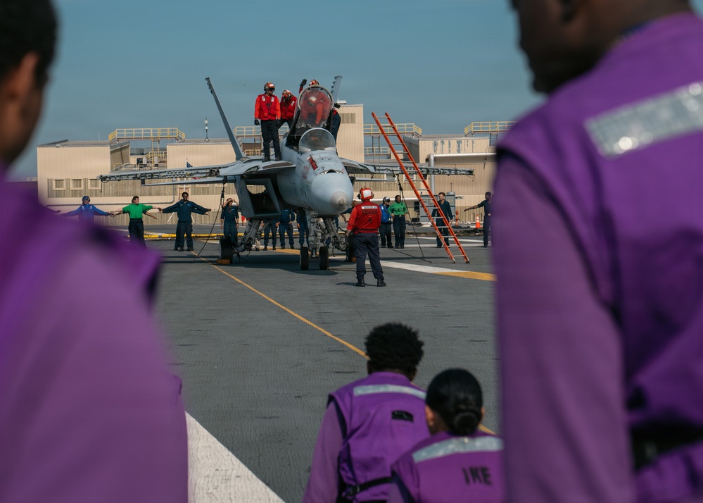 Ike Conducts Planned Incremental Availability maintenance period