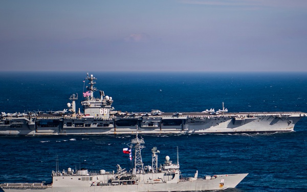 Nimitz Conducts a Bilateral Exercise Alongside Chilean Navy