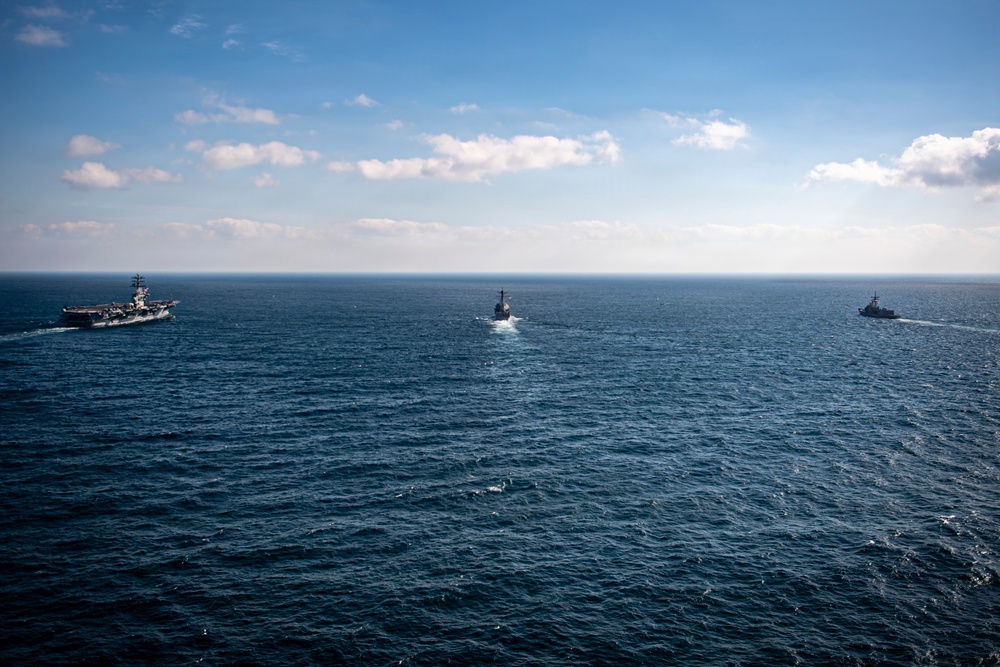 Nimitz Conducts a Bilateral Exercise Alongside Chilean Navy