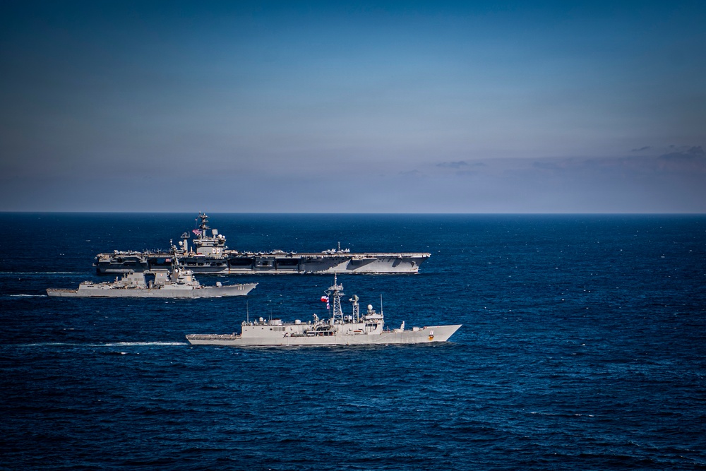 Nimitz Conducts a Bilateral Exercise Alongside Chilean Navy